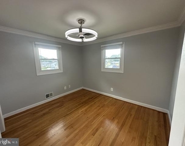 906 Rosedale Avenue - Photo Thumbnail 11