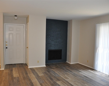 10810 Topperwein Dr - Photo Thumbnail 5