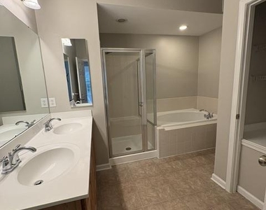 7506 Stoney Run Drive - Photo Thumbnail 17