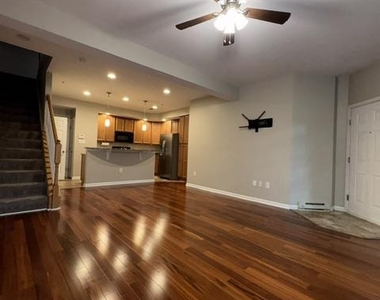 7506 Stoney Run Drive - Photo Thumbnail 2