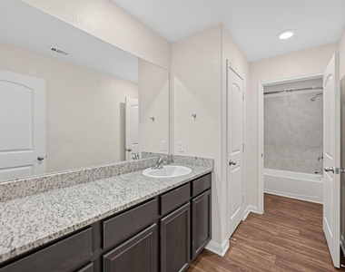 172 Allington Cir - Photo Thumbnail 14