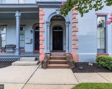 1401 Delaware Avenue - Photo Thumbnail 4