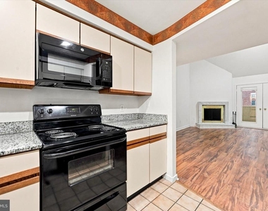 1504 N Broom Street - Photo Thumbnail 10