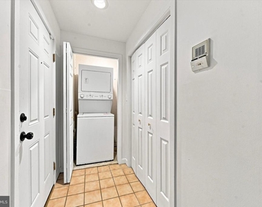 1504 N Broom Street - Photo Thumbnail 5