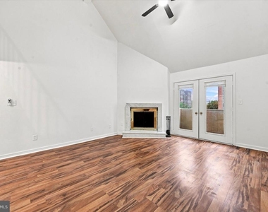 1504 N Broom Street - Photo Thumbnail 4