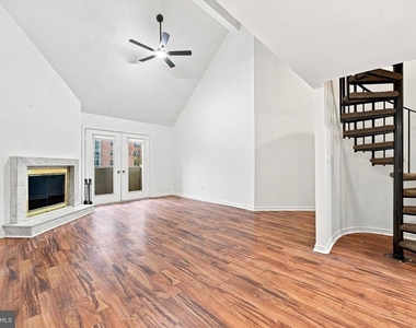 1504 N Broom Street - Photo Thumbnail 3