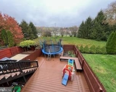 54 Emandan Lane - Photo Thumbnail 15