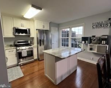 54 Emandan Lane - Photo Thumbnail 1