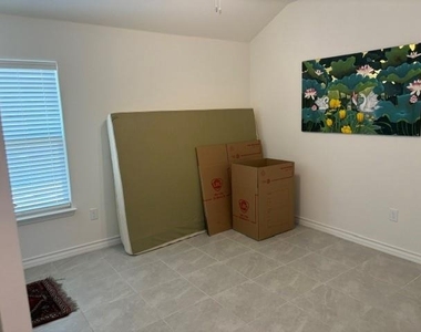3403 N Monument Dr N - Photo Thumbnail 9