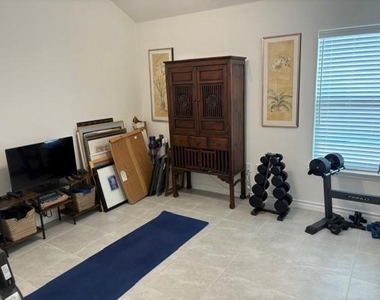 3403 N Monument Dr N - Photo Thumbnail 10