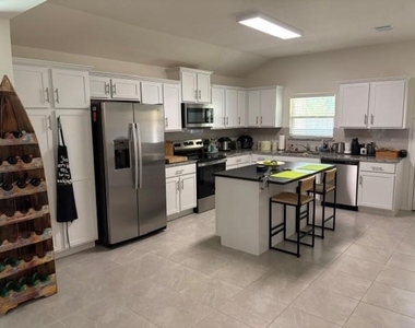3403 N Monument Dr N - Photo Thumbnail 3