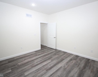 35 Mapledale Road - Photo Thumbnail 18