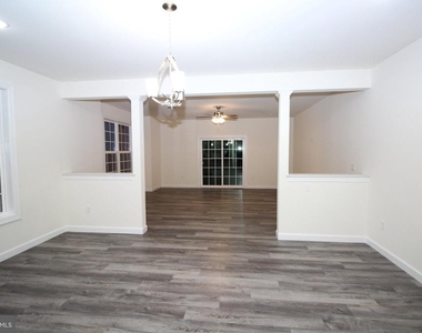 35 Mapledale Road - Photo Thumbnail 5