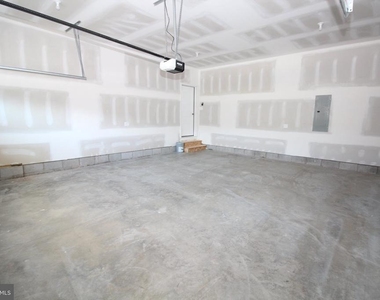 35 Mapledale Road - Photo Thumbnail 37