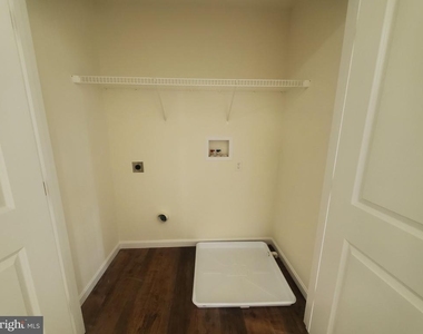 141 Cilento Drive - Photo Thumbnail 40