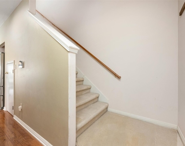 391 Liberty Dr - Photo Thumbnail 10