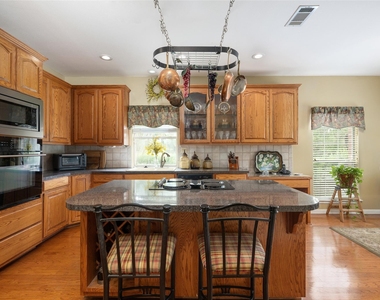 391 Liberty Dr - Photo Thumbnail 8