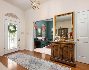 391 Liberty Dr - Photo Thumbnail 1
