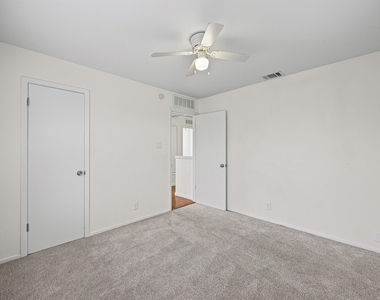 300 Blackson Ave - Photo Thumbnail 17
