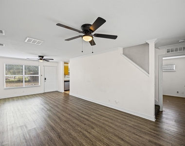 300 Blackson Ave - Photo Thumbnail 4