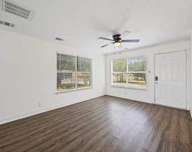 300 Blackson Ave - Photo Thumbnail 6