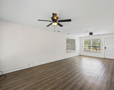 300 Blackson Ave - Photo Thumbnail 3