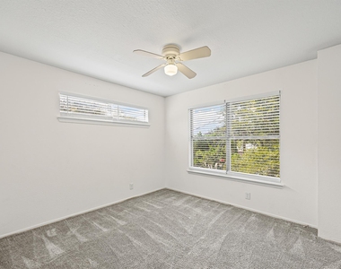 300 Blackson Ave - Photo Thumbnail 24