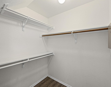 300 Blackson Ave - Photo Thumbnail 14