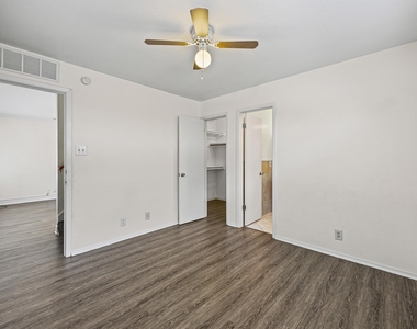 300 Blackson Ave - Photo Thumbnail 12