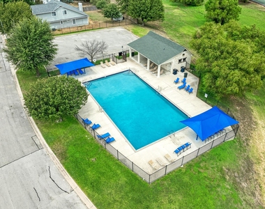 903 Estate Dr - Photo Thumbnail 35
