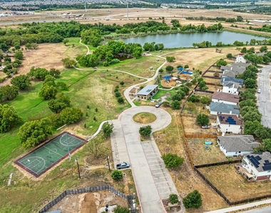 903 Estate Dr - Photo Thumbnail 36