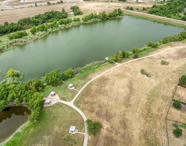 903 Estate Dr - Photo Thumbnail 39