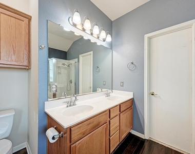 903 Estate Dr - Photo Thumbnail 24