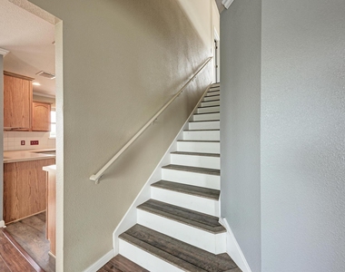903 Estate Dr - Photo Thumbnail 19