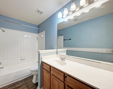 903 Estate Dr - Photo Thumbnail 28