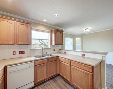 903 Estate Dr - Photo Thumbnail 15