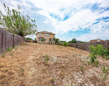 903 Estate Dr - Photo Thumbnail 33