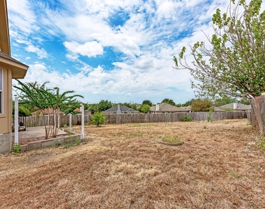 903 Estate Dr - Photo Thumbnail 32