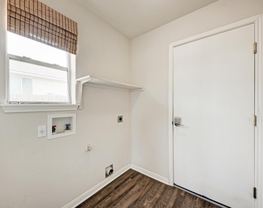 903 Estate Dr - Photo Thumbnail 31