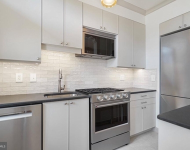 405 Constitution Avenue Ne - Photo Thumbnail 7