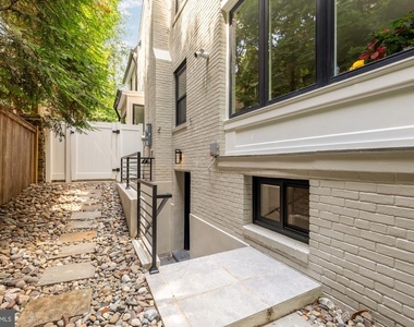 5231 Watson Street Nw - Photo Thumbnail 17