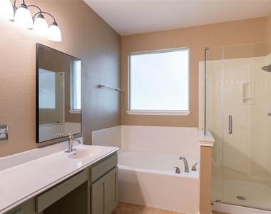 1106 Camden Cv - Photo Thumbnail 10