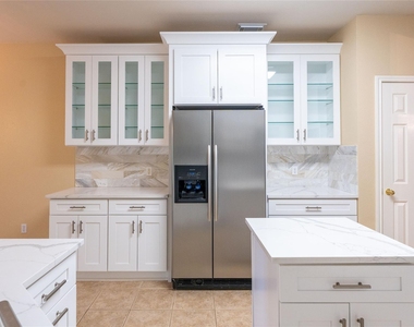 1106 Camden Cv - Photo Thumbnail 7