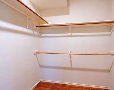 1106 Camden Cv - Photo Thumbnail 11