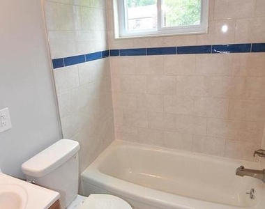 1679 W Street Se - Photo Thumbnail 9