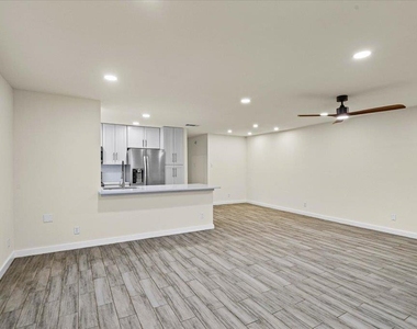 303 Fantail Loop - Photo Thumbnail 5