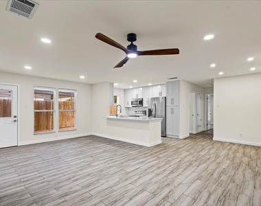 303 Fantail Loop - Photo Thumbnail 8