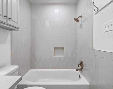 303 Fantail Loop - Photo Thumbnail 24