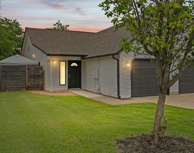 303 Fantail Loop - Photo Thumbnail 1