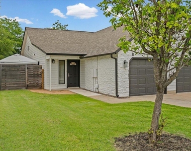 303 Fantail Loop - Photo Thumbnail 2